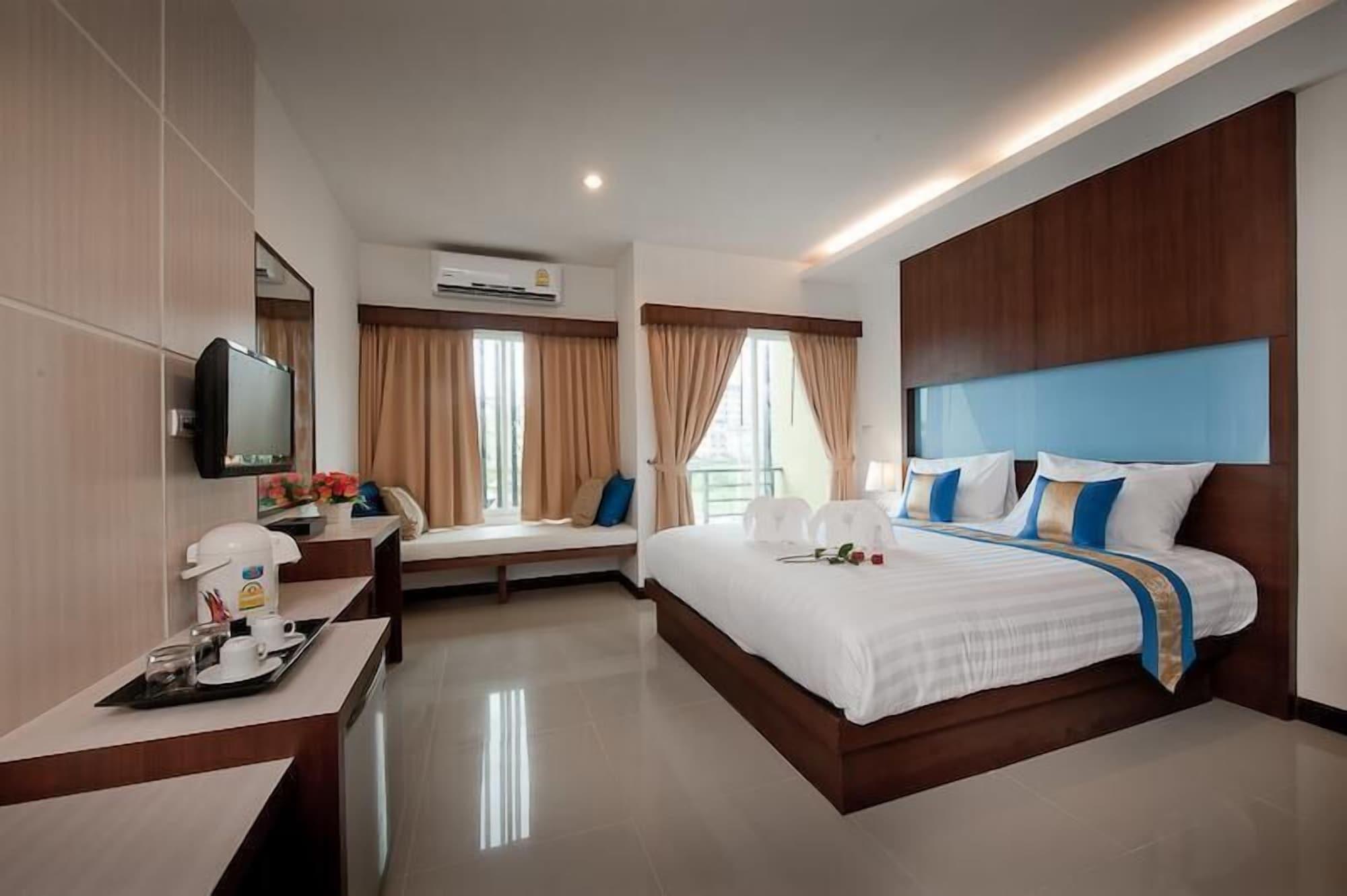 Tuana Blue Sky Patong Hotel Exterior photo