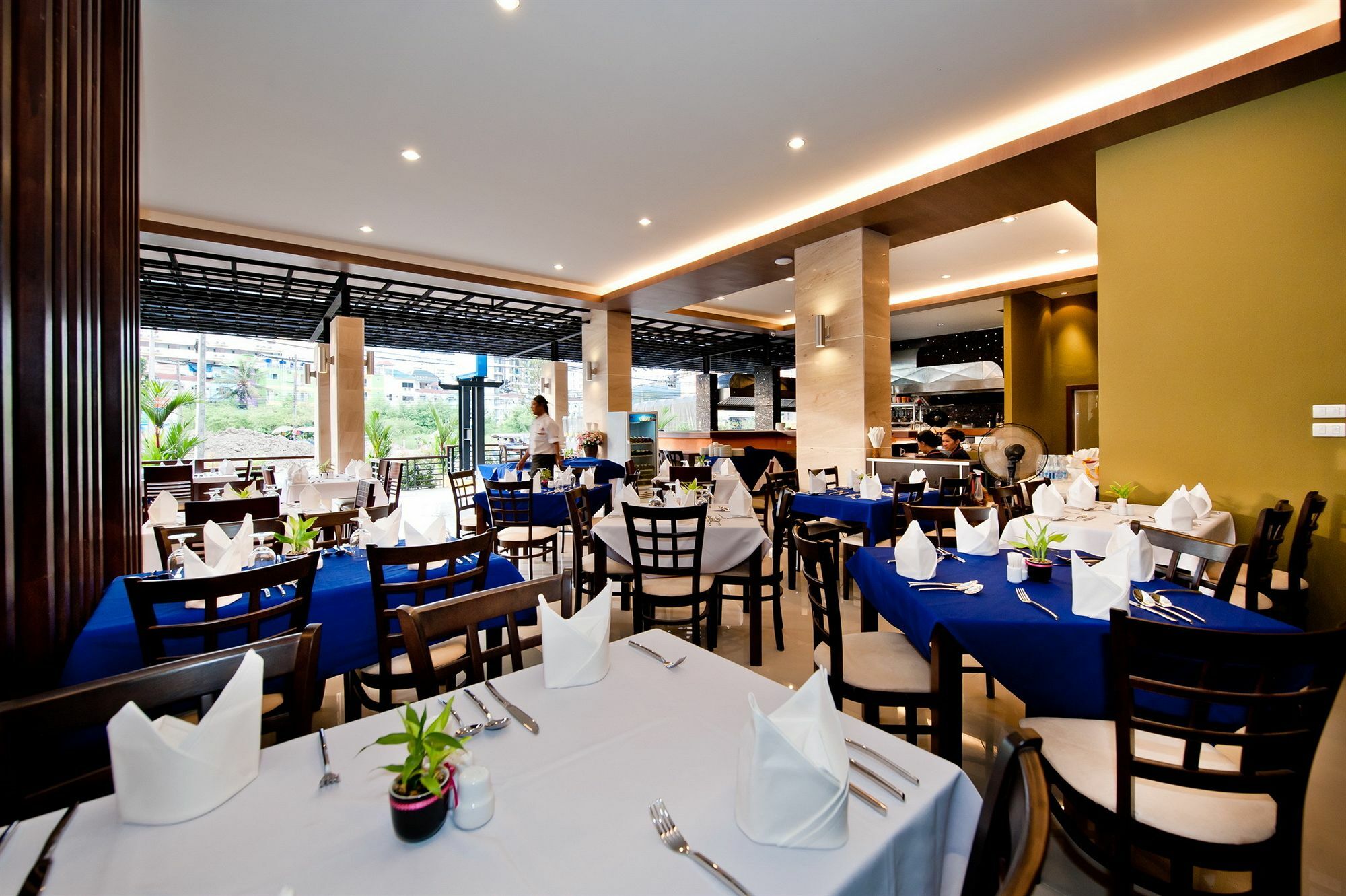 Tuana Blue Sky Patong Hotel Exterior photo